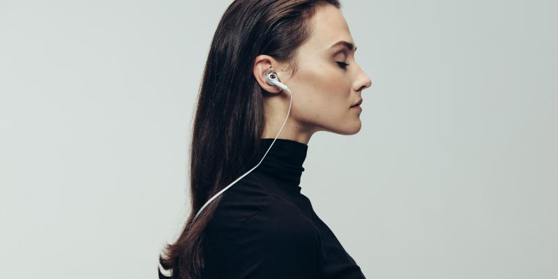 3-meo-dung-tai-nghe-chong-suy-giam-thinh-luc